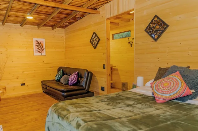 غرفة سوبيريور بسرير كوين، Neusa Hills Glamping 3/5