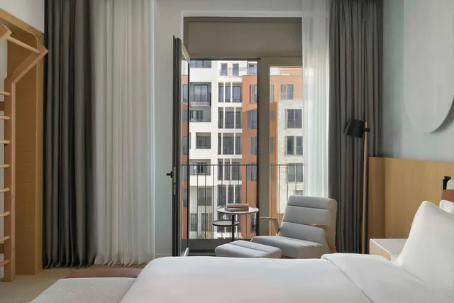 Siro, King Bed, Mountain View، SIRO Porto Montenegro 4/8
