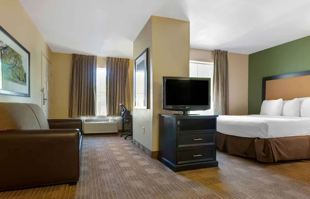استوديو ديلوكس بسريرين مزدوجين مع أريكة، Extended Stay America Select Suites Phoenix Airport E Oak St 4/7