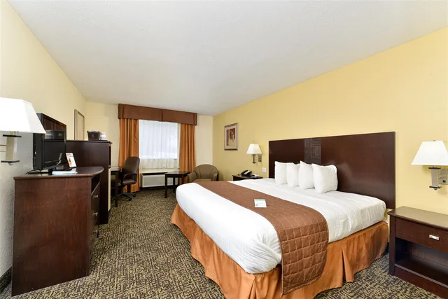 غرفة بسرير كينج، Best Western Inn Elyria 4/6