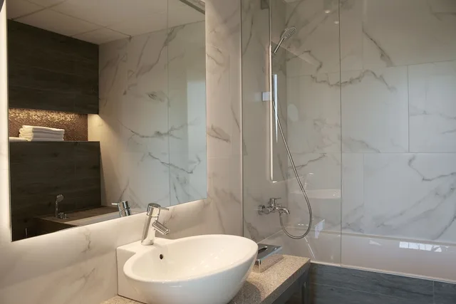 Suite, King Bed, City Side, Sofa، Tallink City Hotel 3/6