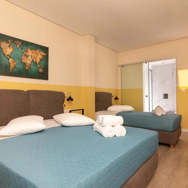 غرفة كومفورت ثلاثية بسرير فردي، Dunlin Hotel Athens 3/7