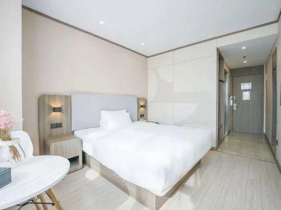 غرفة سوبيريور بسرير كوين، Hanting Hotel Shanghai Songjiang Siting 2/3