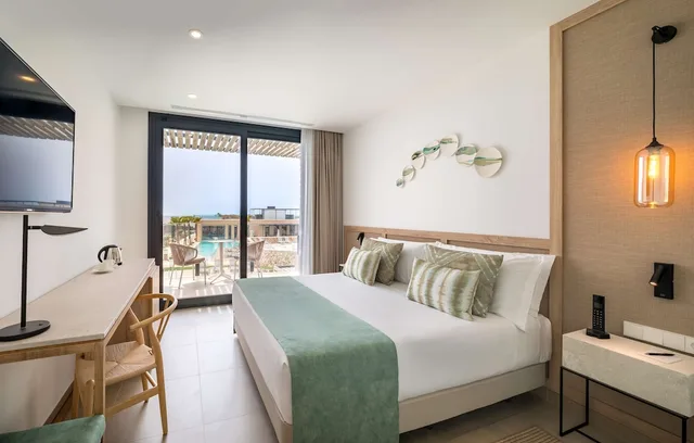 غرفة سوبيريور بسرير كينج بإطلالة على البحر، Barcelo Nura 2/6