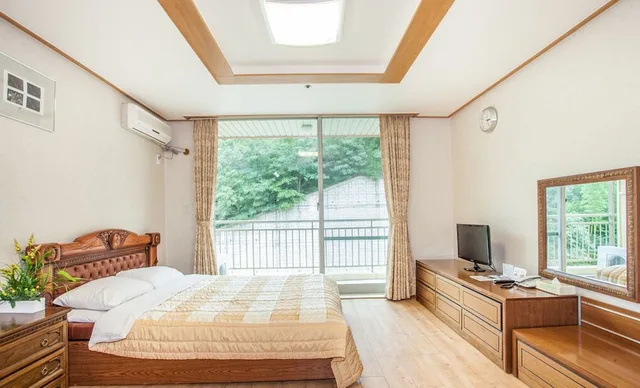 غرفة قياسية بسرير مزدوج وسرير فردي، Gyeongju Ilsung Condo 3/3