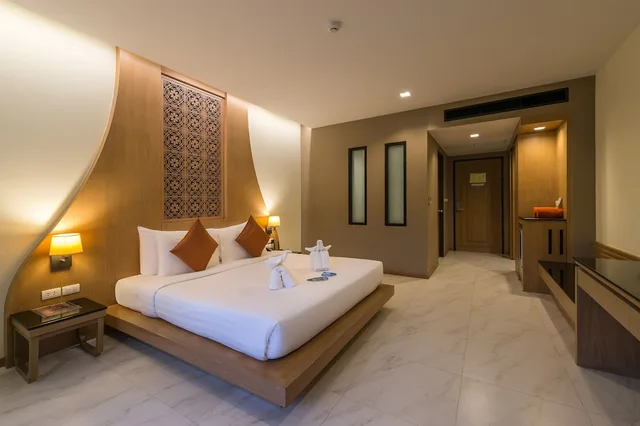 2 Bedrooms, Fantasy, King and Twin Beds، Ananta Burin Resort 1/3