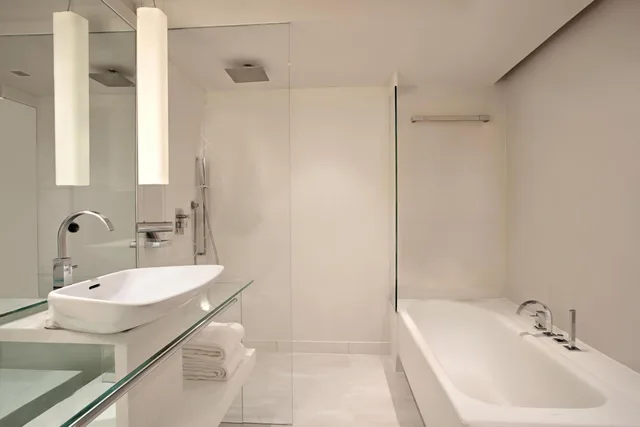 غرفة تنفيذية بسرير كينج مع دخول الصالة، Le Meridien Gurgaon 5/6