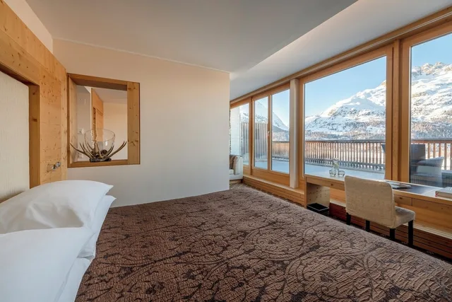 Alpine, Junior Suite, King Bed, Nira Alpina 2/8