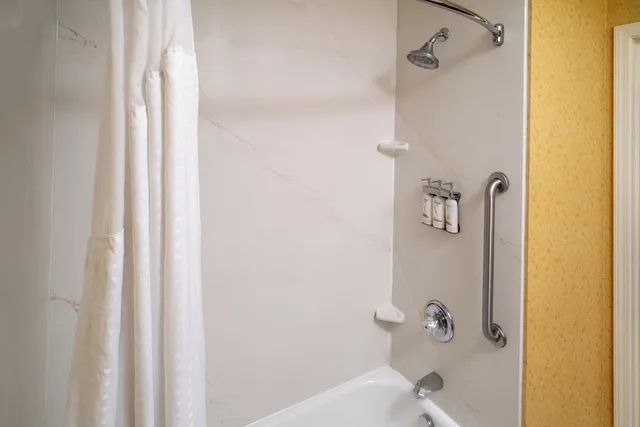 غرفة قياسية بسريرين كوين، Holiday Inn Express Hotel Suites Hazard 6/6