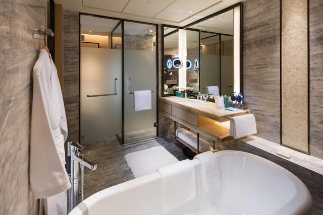 جناح جونيور بسرير كينج بإطلالة على النهر، Hilton Quanzhou Riverside 2/3