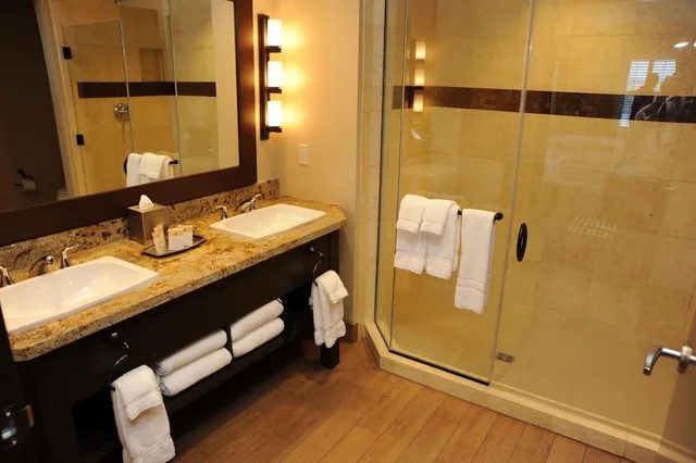Executive, Suite, King Bed, Twin Arrows Navajo Casino Resort 3/3