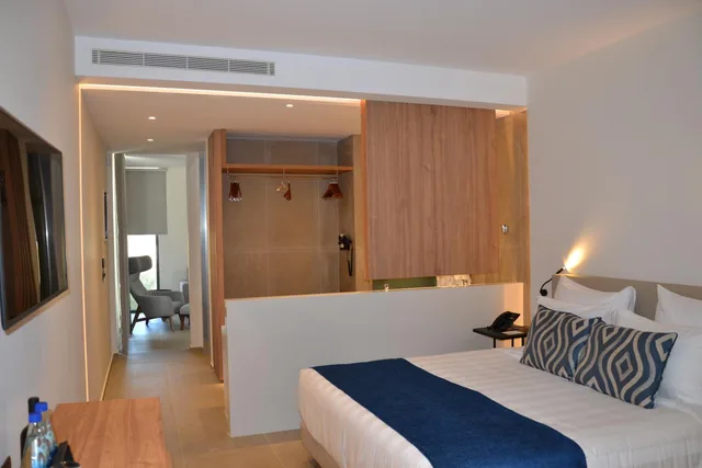 جناح بإطلالة على البحر مع أريكة، Gennadi Grand Resort 3/6