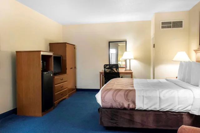 غرفة بسرير مزدوج، Days Inn by Wyndham Penn State 2/2