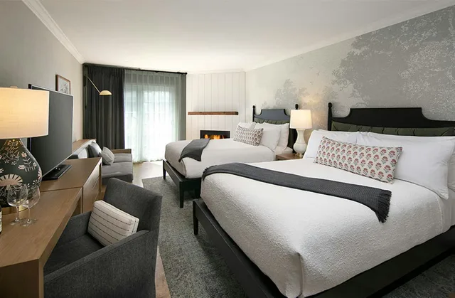 غرفة بسريرين كوين بشرفة بإطلالة جزئية على البحر، Fireside Inn On Moonstone Beach 1/5