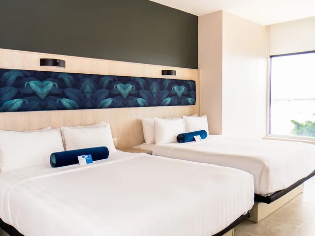 Premium, 2 Queen Beds, River Front، DoubleTree by Hilton Guayaquil 2/10