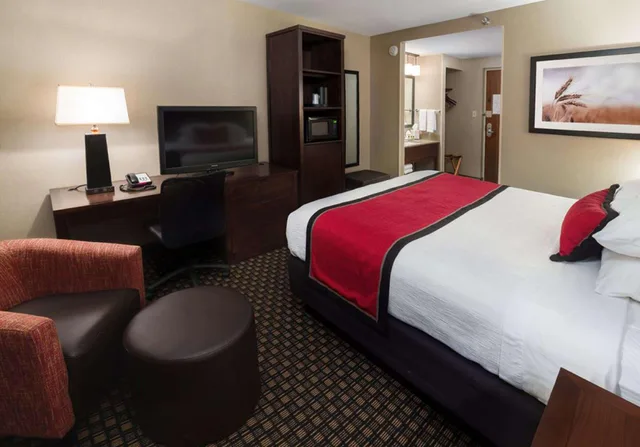 غرفة لذوي الإعاقة، Best Western Plus Ramkota Hotel 2/4