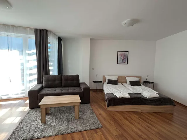 استوديو بسريرين منفصلين بشرفة مع أريكة بمطبخ صغير، Local Stay Hotel, BW Signature Collection 2/4