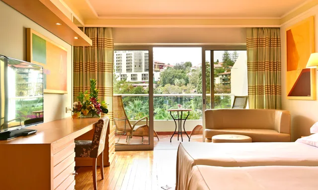 غرفة بإطلالة على المسبح مفردة بسرير مزدوج، Pestana Carlton Madeira 1/2
