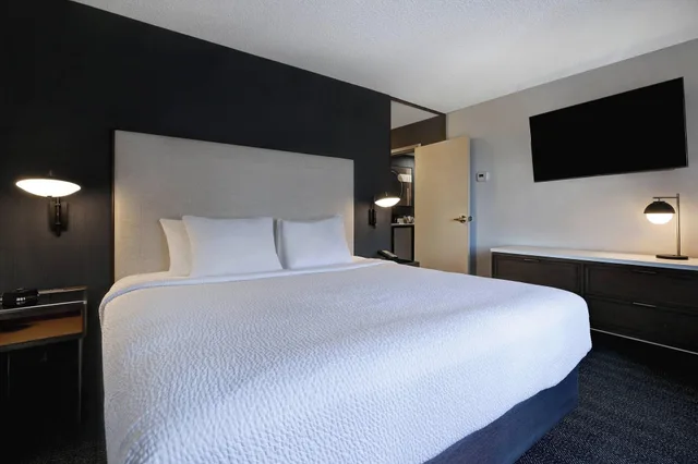 غرفة بسرير مزدوج لذوي الإعاقة، Courtyard By Marriott Portland Southeast Clackamas 1/2