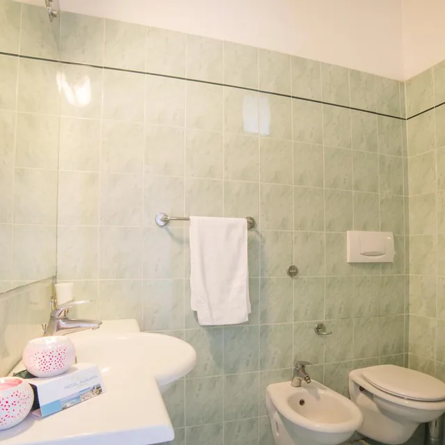 غرفة بسرير مزدوج بشرفة، Hotel Augusta 2/5