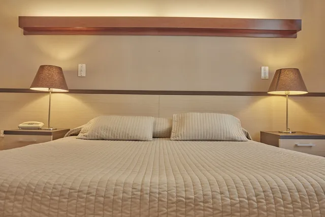 غرفة بثلاثة أسرّة بإطلالة جزئية على البحر، Hotel Celeste 2/4