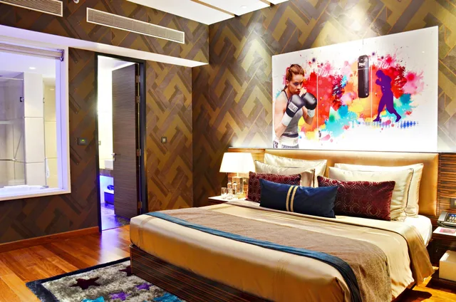 Luxury, King Bed, Pool View, Planet Hollywood Beach Resort 3/4