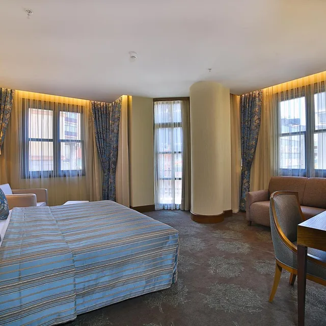 غرفة ثلاثية بشرفة، Adelmar Hotel Istanbul Sisli 2/8