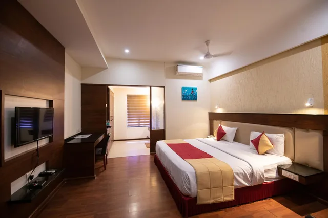 Luxury, King Bed, HOTEL HIGH POINT 1/1