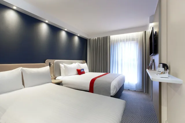 غرفة قياسية بسرير مزدوج مع أريكة، Holiday Inn Express Barrow-in-Furness 2/4