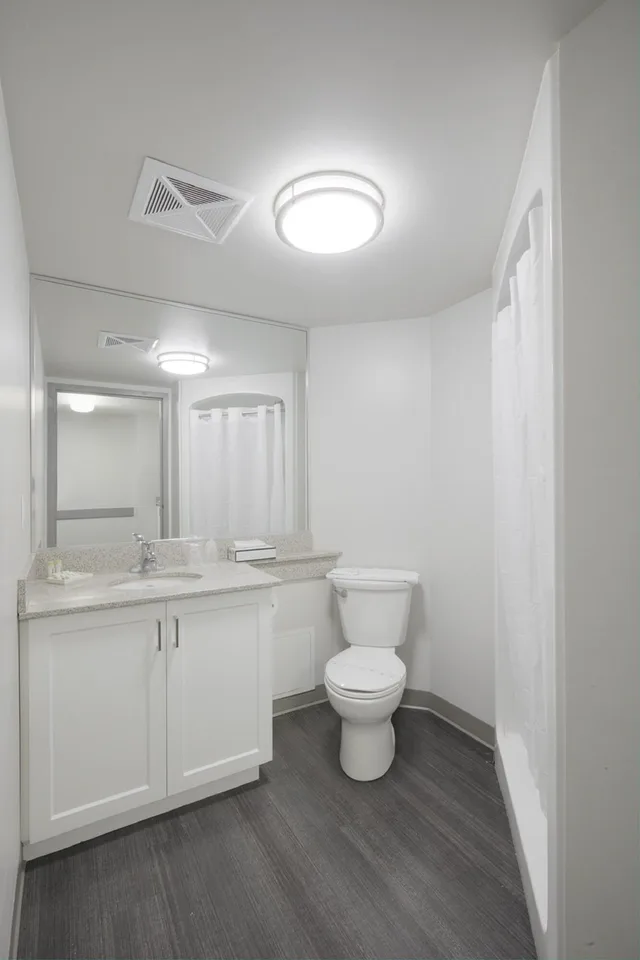 جناح بسريرين مزدوجين بغرفتي نوم بمطبخ صغير، Residence & Conference Centre - Toronto 3/3