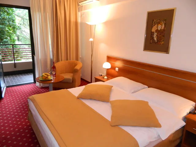 غرفة قياسية بسرير مزدوج أو سريرين منفصلين، HOTEL M 4/8