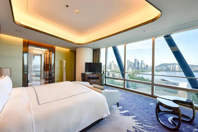 Vice President, Suite, King Bed, Bay View, Main Tower، Jw Marriott Hotel Shenzhen Bao An 1/2