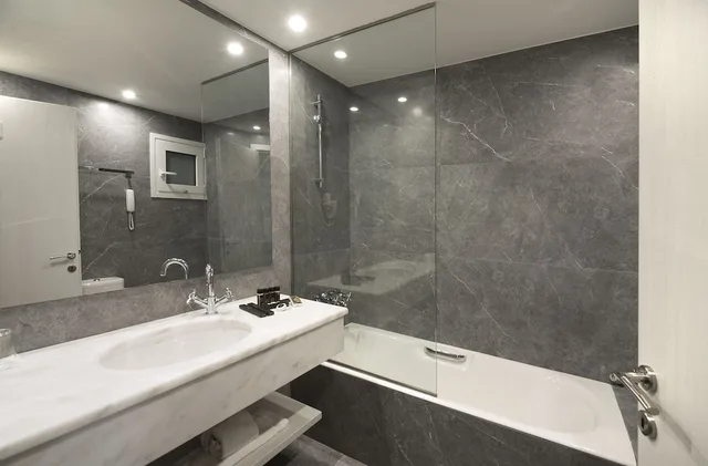 غرفة سوبيريور بإطلالة على المدينة، Astor Hotel 10/10