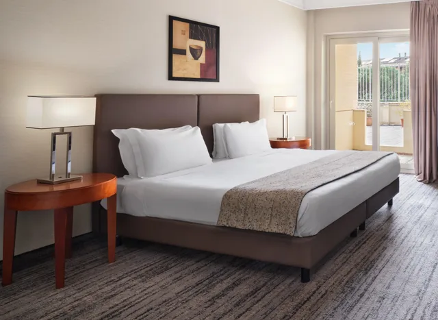 Junior Suite, Double Bed, Crowne Plaza St Peter S 2/6