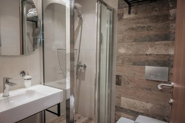 غرفة سوبيريور بسرير كوين، Elizabeth Queen Luxury Rooms 8/9
