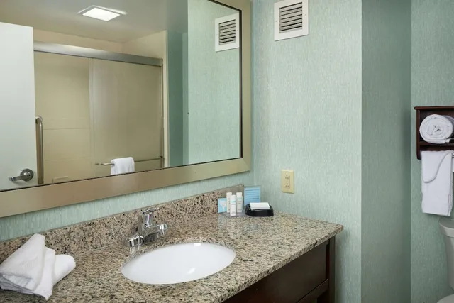 غرفة أساسية بسرير كينج، Hampton Inn Rehoboth Beach 7/10