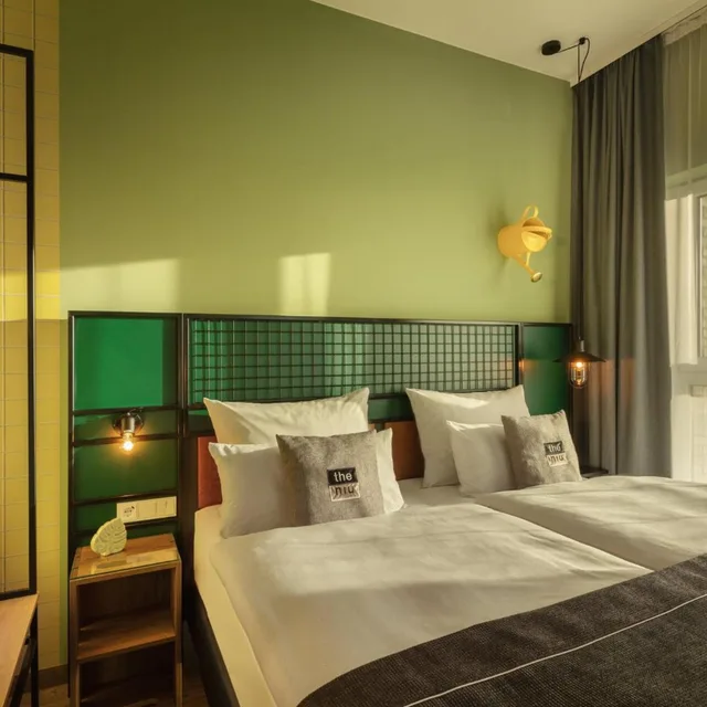 Standard, King Bed, Queen Bed, Holiday Inn - the niu, Dwarf Berlin Schoneberg 4/10