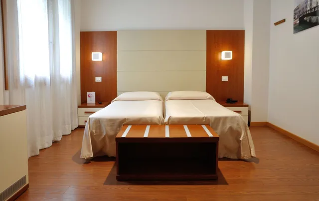 غرفة بسريرين منفصلين، Hotel Mezzaluna 1/2