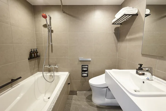 غرفة سوبيريور كبيرة بسريرين منفصلين بإطلالة على النهر، The HOTEL Well-hub Haneda 4/4