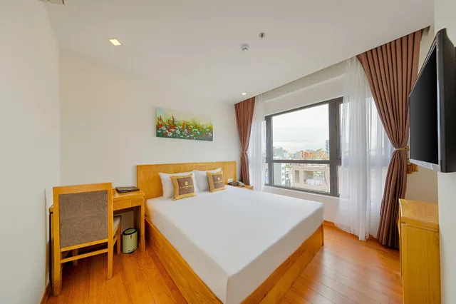 غرفة قياسية بسرير كينج وسرير كوين، Rosabella Boutique Hotel 1/1
