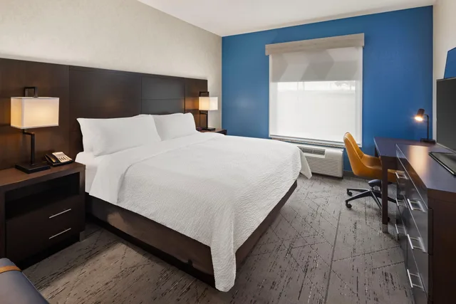 جناح لذوي الإعاقة، Holiday Inn Express Moline - Quad Cities Area 1/2