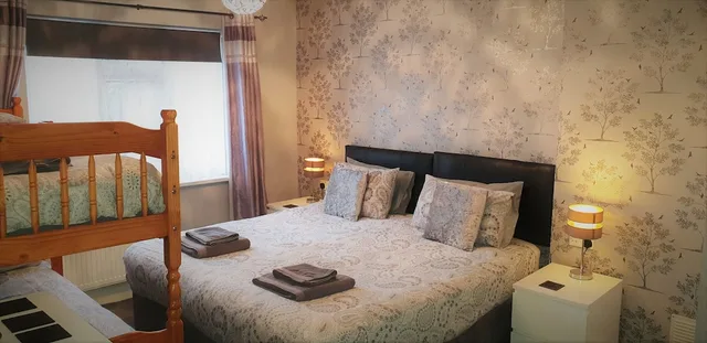جناح، Roslyn Guest House 3/8