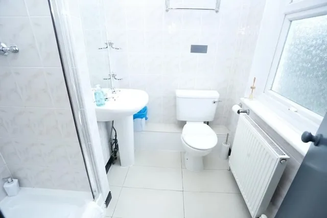 غرفة عائلية بسرير مزدوج وسرير بطابقين بغرفة نوم واحدة، Acorn Lodge Gatwick Hotel 4/4