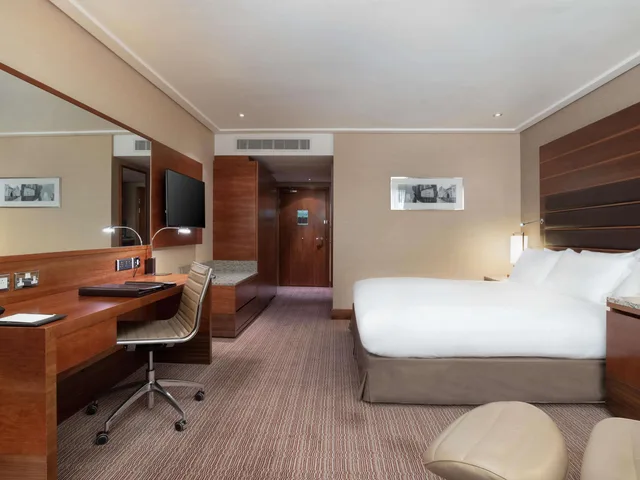 غرفة بسرير كوين لذوي الإعاقة، Sofitel London Heathrow 1/2