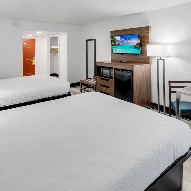 Room, 2 Queen Beds, Ocean Front، Blu Atlantic Oceanfront Hotel Suites 1/7