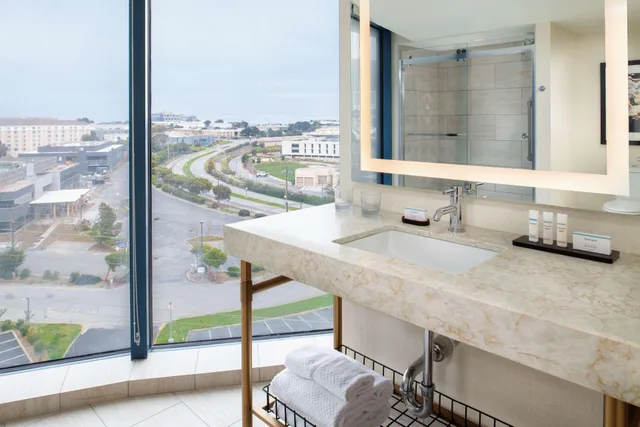 استوديو بسرير كينج بغرفة نوم واحدة، Embassy Suites by Hilton San Francisco Airport Oyster Point 3/4