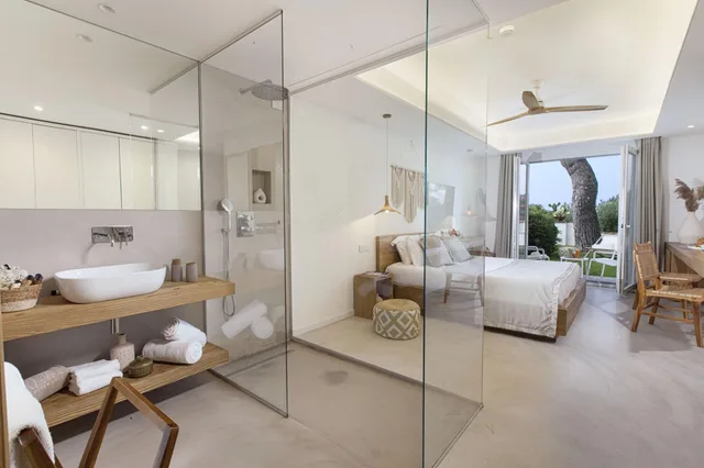 غرفة كلاسيكية بسرير مزدوج بإطلالة على الحديقة بشرفة، Maya Beach Resort 6/7