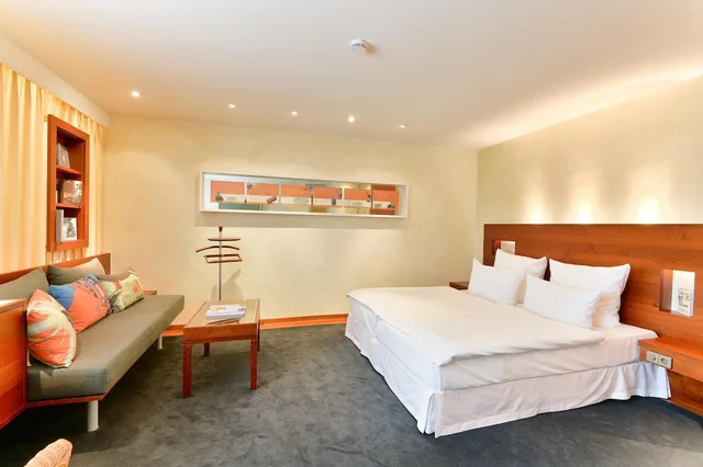 Theme, Apartment, King Bed, Sofa، Hotel Adler Asperg 2/6