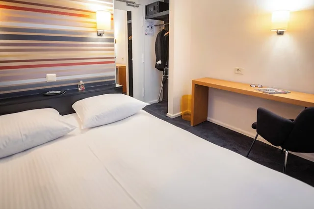 غرفة صغيرة بسرير مزدوج، Hotel Queen Anne 2/9