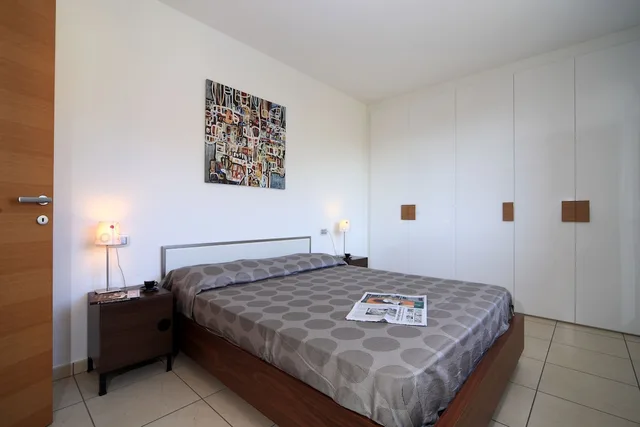 2 Bedrooms, Family, Apartment, Double and Twin Beds, Partial Lake View, Courtyard Area، Golfo Gabella 1/6